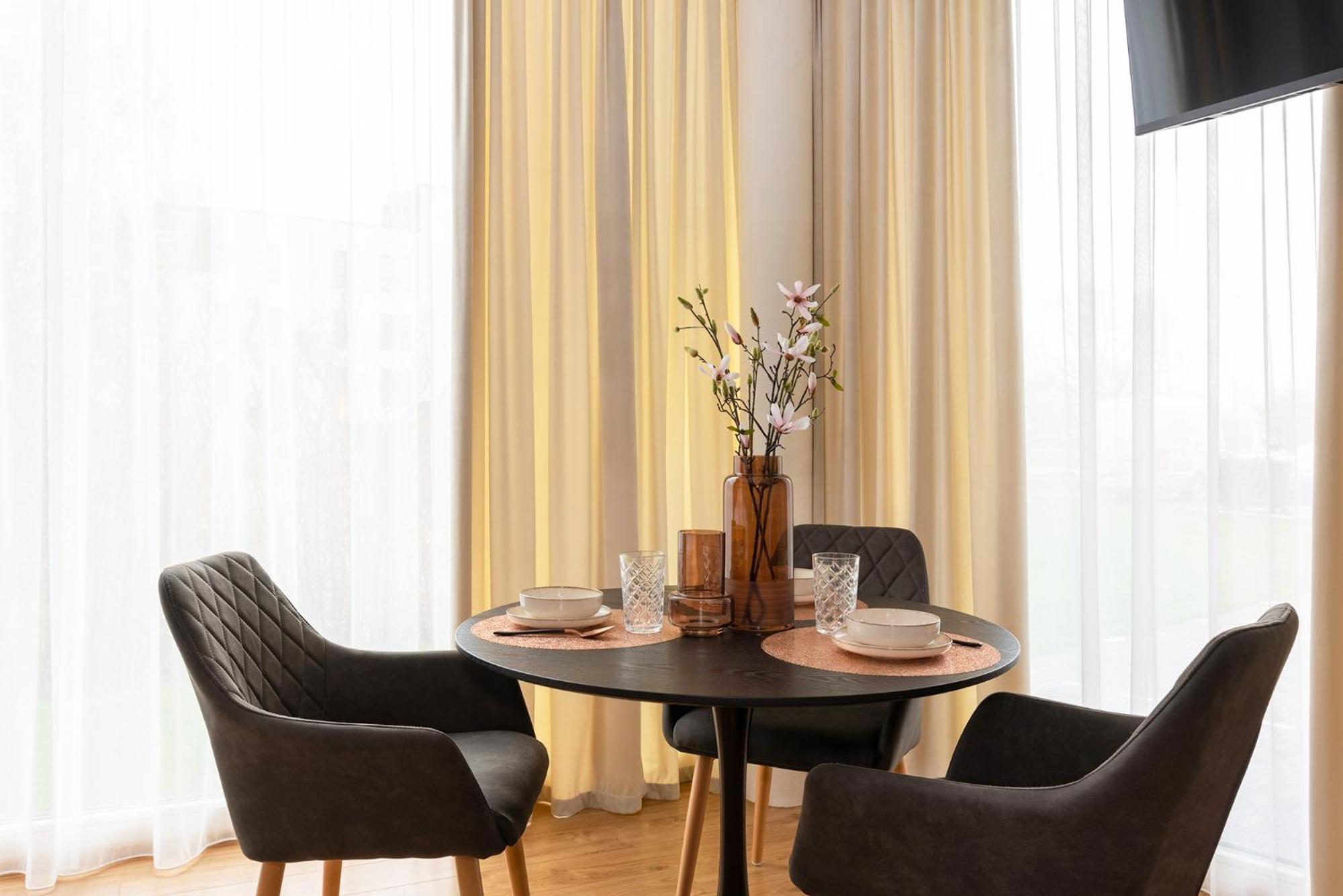 Bronze Colour Studio In Tartu City Centre Экстерьер фото